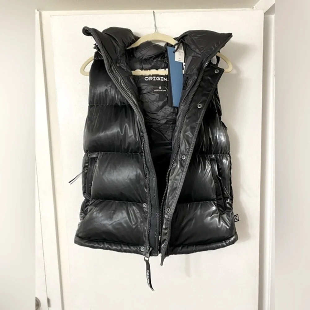 Aritzia Black Super Puffer Feather Down Vest in Black - Picture 2 of 6